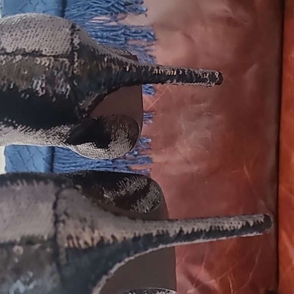 Boots - Picture 8 of 8